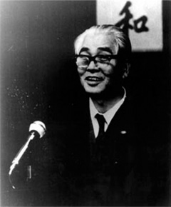 御井 敬三氏